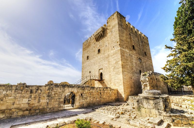 cypr limassol atrakcje co warto zobaczyć zamek w kolossi